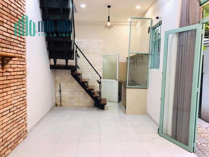 KẾ QUẬN 1 - CÁCH MT 10M - HẺM BA GÁC THÔNG - NHÀ NHỎ XINH - CHỈ 2.9 TỶ