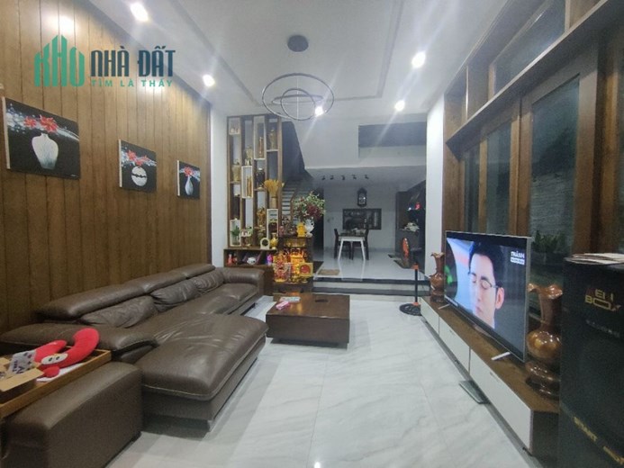 Quách Thị Trang, Hòa Xuân, Cẩm Lệ, Đà nẵng.
