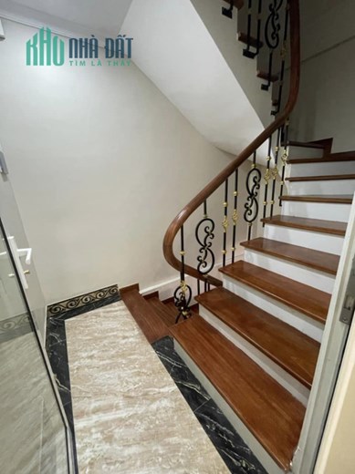 Bán nhà 35m2 phố Nghi Tàm, Tây Hồ Ô tô dừng đỗ Kinh doanh tốt Giá 4.2 Tỷ