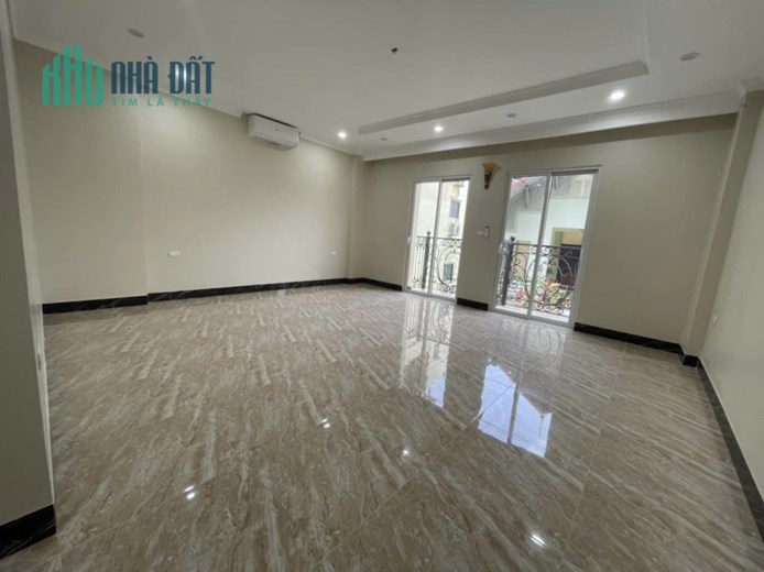 Bán nhà 36m2 phố Nghi Tàm, Tây Hồ Ô tô dừng đỗ Kinh doanh Giá 4.1 Tỷ