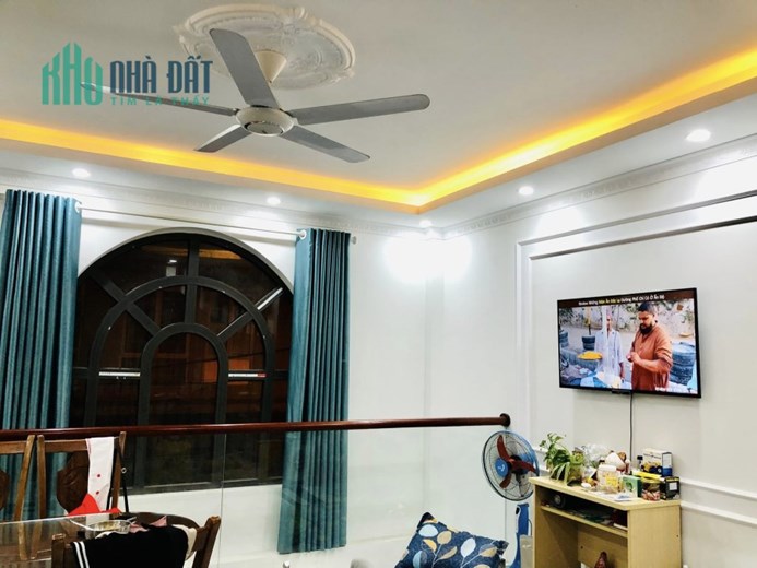 Bán nhà 57m2 phố Nghi Tàm, Tây Hồ Gara Ô tô Thang máy Nhập Dòng tiền tốt 9.4 Tỷ