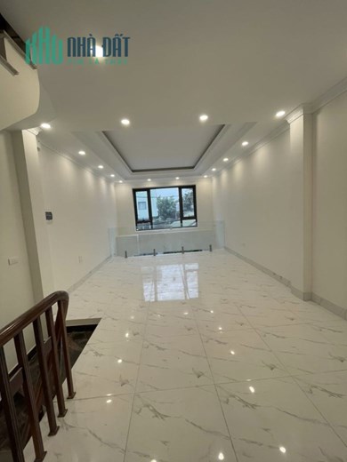 Bán nhà 56m2 phố Nghi Tàm, Tây Hồ Gara Ô tô VIP Thang máy XỊN Dòng tiền khủng 9.4 Tỷ