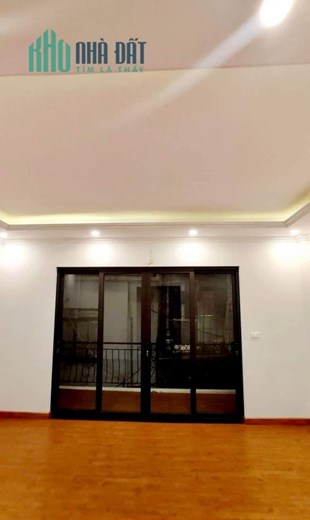 Bán nhà 58m2 phố Nghi Tàm, Tây Hồ Gara Ô tô VIP Thang máy XỊN Dòng tiền tốt 9.2 Tỷ