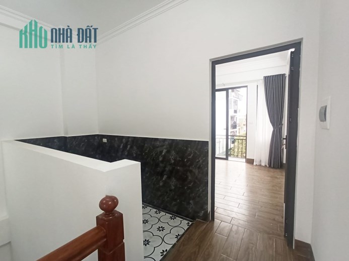 Bán nhà 36m2 phố Nghi Tàm, Tây Hồ Gara Ô tô đua Kinh doanh Giá 4.3 Tỷ