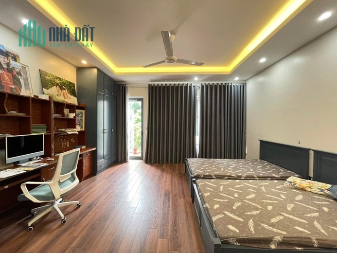 nhà đẹp Ngọc Thuỵ, 85m x 4tầng, mặt tiền 5.4m, gara ôtô, tặng nội thất