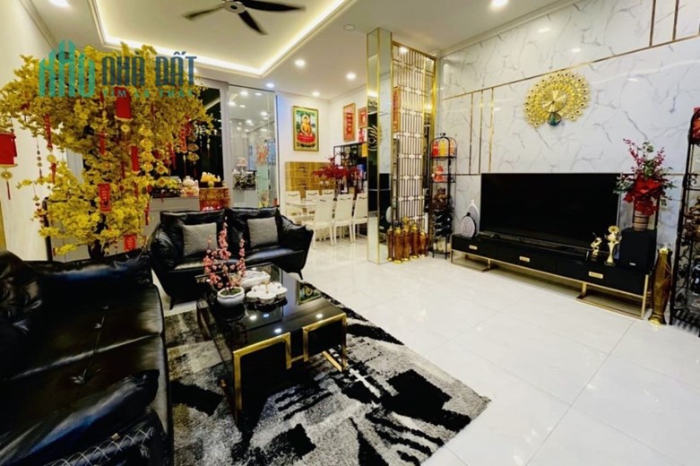 Cần bán nhà Hẻm nhựa 8m Tân Hòa Đông giáp Quận 6 3 tầng 98m2 ngang 6m.