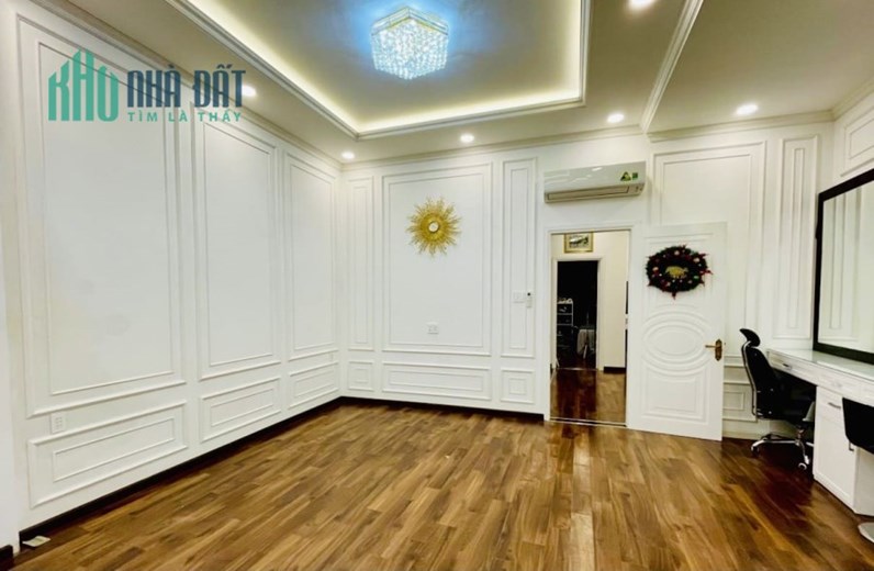 Cần bán nhà Hẻm nhựa 8m Tân Hòa Đông giáp Quận 6 3 tầng 98m2 ngang 6m.