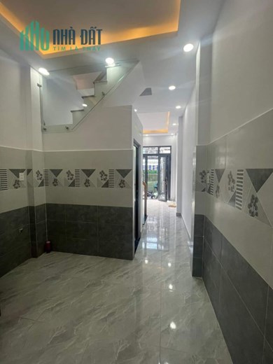 CÁCH PHỐ ĐI BỘ NGUYỄN HUỆ QUẬN 1 CHỈ 1KM -NHÀ MỚI Ở LIỀN - HẺM BA GÁC -THÔNG TỨ TUNG - Chỉ: 2.73 tỷ