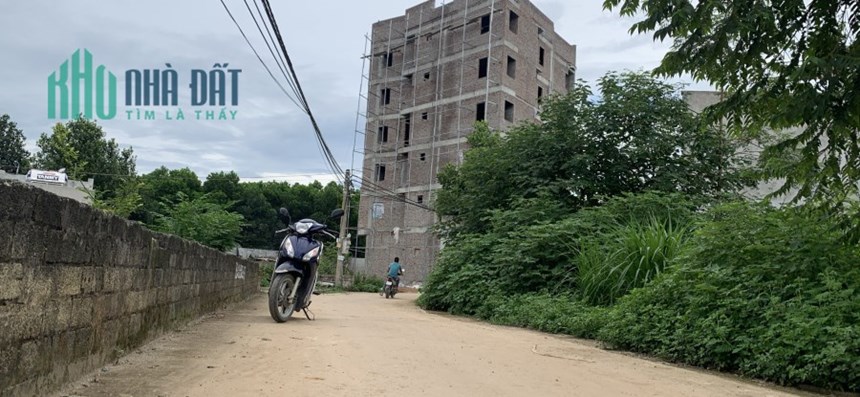 Duy nhất 1 lô 114,3m2 full thổ cư gần 5m mặt tiền, đuòng ô tô tránh nhau. Cam kết pháp lý rõ ràng.