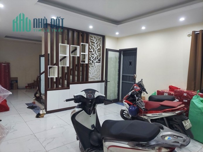 NHÀ ĐẸP NGUYỄN VĂN CỪ, NGÕ TO - GARA Ô TÔ 7 CHỖ - LÔ GÓC- 3 THOÁNG - AN SINH ĐỈNH - TOÀN NỘI THẤT