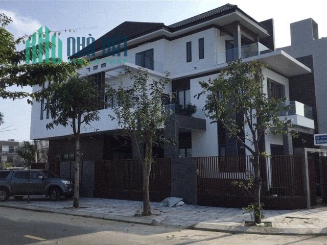Chính chủ bán nhà 2 mặt tiền vị trí đẹp ngay trung tâm quận Cẩm Lệ