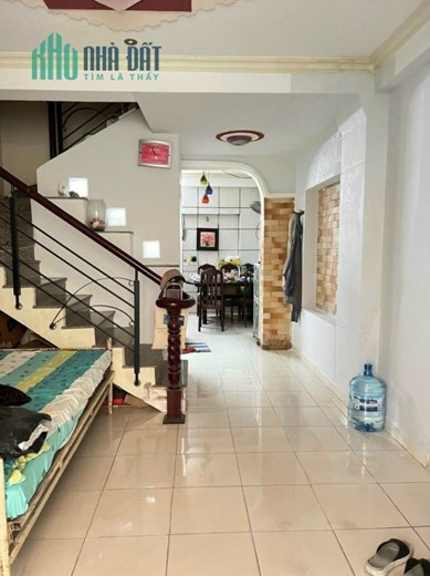 Chủ ngộp giảm 1.4 tỷ bán gấp nhà 4 tầng khu Phan Xích Long 36m2 chỉ 4 tỷ