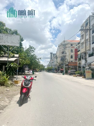 Nhà 6 tầng (tổng dt: 500m2) mặt tiền Tạ Quang Bửu P4Q8 - Giá 18 Tỷ