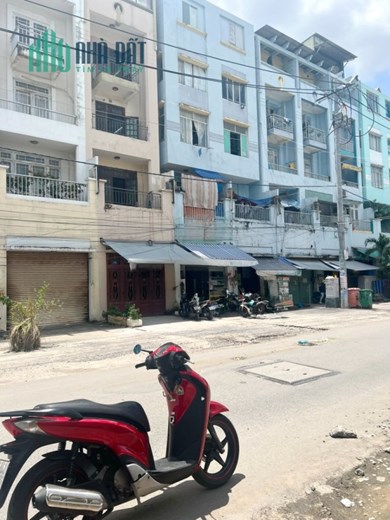 Nhà 6 tầng (tổng dt: 500m2) mặt tiền Tạ Quang Bửu P4Q8 - Giá 18 Tỷ