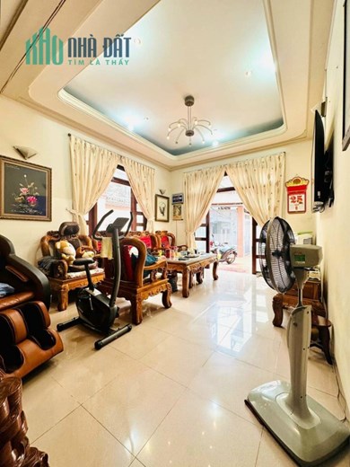 BÁN BIỆT THỰ 300 M2 ĐƯỜNG ĐỔ TẤN PHONG. CỰC HIẾM PHÚ NHUẬN - MỘT ĐỜI CHỦ 50 NĂM.
