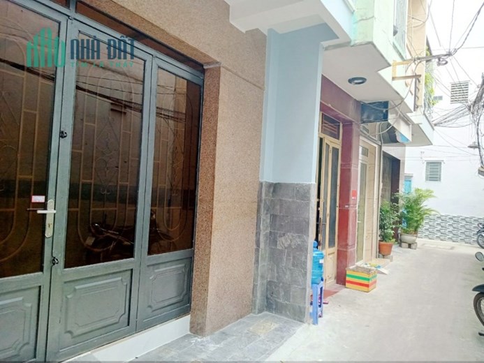 Cho thuê NNC 2 tầng mới hẻm Dương Bá Trạc P2 Q8. Giá 12 triệu