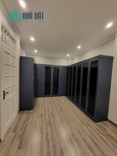 Doanh Thu 2 Tỷ 1 Năm. Nhà 190m Xây 8 Tầng Thang Máy. Trung Tâm Quận Thanh Xuân. Chủ Thiện Chí Bán.