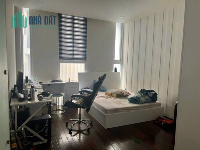 Bán nhà mặt tiền Nguyễn Trọng Tuyển, 3.9M*14.5M, Nhà 4 Tầng 4PN, giá 12.5 tỷ