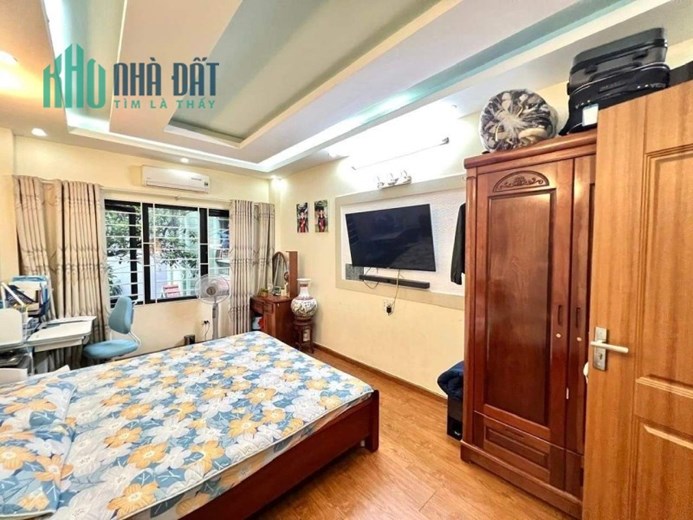 Bán nhà Hào Nam 46m2 x 4 tầng, 2 thoáng, 3 gác quay đầu, chỉ 5.2 tỷ