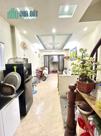 Bán nhà Hào Nam 46m2 x 4 tầng, 2 thoáng, 3 gác quay đầu, chỉ 5.2 tỷ