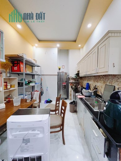 NHÀ ĐOÀN VĂN BƠ, Q.4, HẼM 3.5M. 41.3M2, 3 TẦNG, NHỈNH 4 TỶ.
