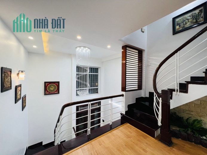 Bán nhà phân lô lô góc Chùa Bộc 42m2 4 tầng, 2 thoáng, nhà đẹp ở ngay, 6 tỷ