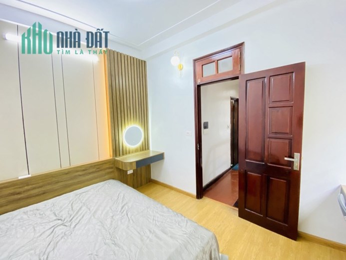 Bán nhà phân lô lô góc Chùa Bộc 42m2 4 tầng, 2 thoáng, nhà đẹp ở ngay, 6 tỷ