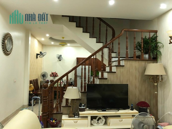 PHÂN LÔ, ĐẠI CỒ VIỆT, VỈA HÈ, Ô TÔ TRÁNH, KINH DOANH NGÀY ĐÊM, 50/55M2*5T*MT5M*14.7 TỶ