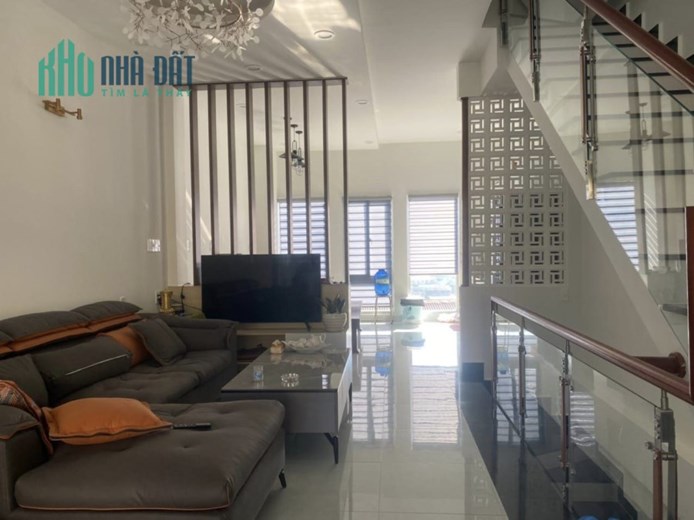 [ Tin Hot ] Chỉ 4.55 tỷ - Sở hữu căn nhà đẹp mặt tiền chính đường Trịnh Hoài Đức, Đà Lạt