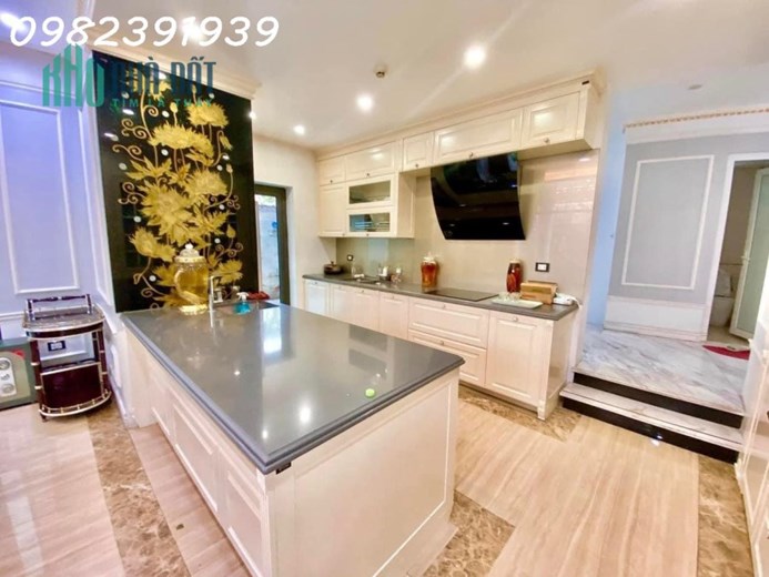 PHỐ VIP -  LÝ NAM ĐẾ - ĐI BỘ 30 GIÂY RA PHỐ - THANG MÁY - 49M 15.5 TỶ