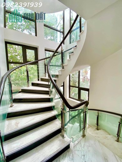 PHỐ VIP -  LÝ NAM ĐẾ - ĐI BỘ 30 GIÂY RA PHỐ - THANG MÁY - 49M 15.5 TỶ