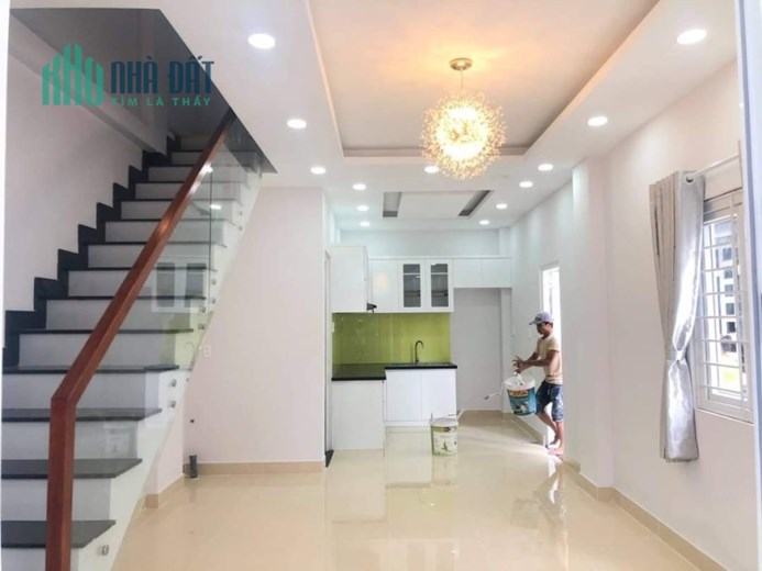 Bán nhà HXH căn góc kg lộ giới giá 3Ty700,1 trệt 2 lầu 4x11 ngay  khu Cityland.