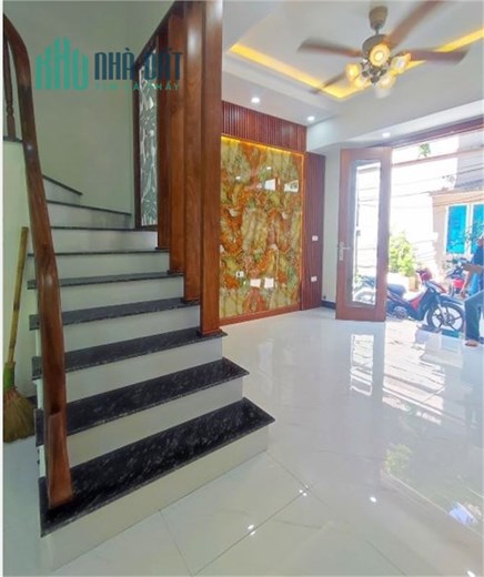 Nhà Kim Chung 33 m2 x 4 tầng vị trí đẹp gần UBND trường cấp 1 cấp 2 ngõ nông rộng 3 m - PB