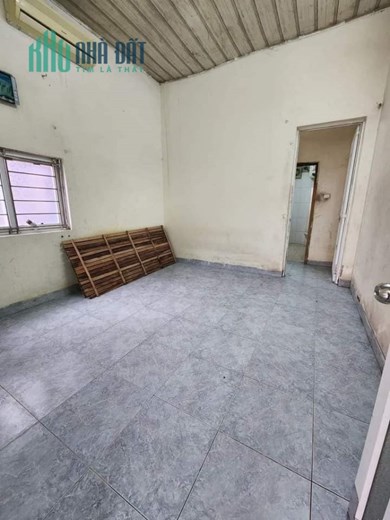 Nhà cấp 4 Ngõ 79 An Dương Vương 50m2 giá 2.8 tỉ