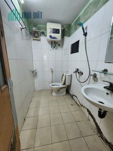 Nhà cấp 4 Ngõ 79 An Dương Vương 50m2 giá 2.8 tỉ