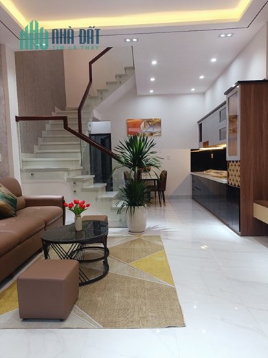 Tôi cần Bán nhà 3 tầng Full Nội Thất Kiệt Ô TÔ đường Tô Hiệu, P Hòa Minh