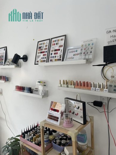 CHÍNH CHỦ SANG FULL TIỆM NAIL - MI - GỘI ĐANG CÓ LƯỢNG KHÁCH ỔN ĐỊNH, MẶT TIỀN LUỸ BÁN BÍCH -TÂN