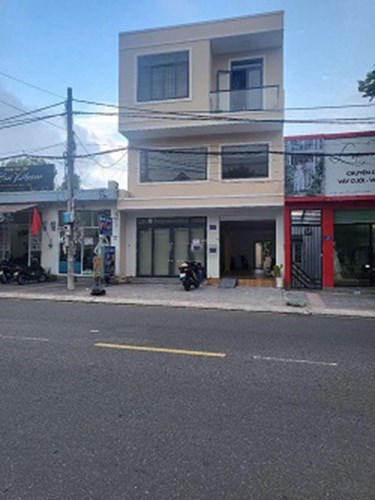 Cho thuê nhà mt đường lớn sát ngã tư đường phạm Hùng và Điện Biên phủ