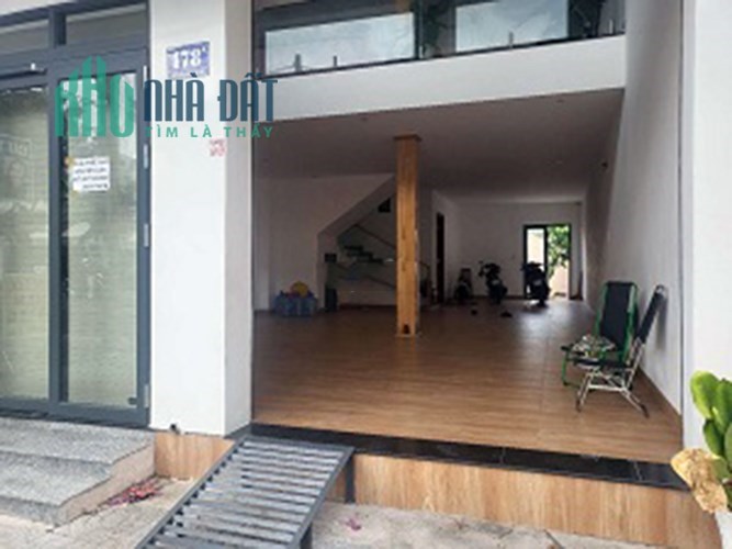 Cho thuê nhà mt đường lớn sát ngã tư đường phạm Hùng và Điện Biên phủ