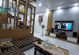 Bán nhà mặt đường Hoàng Ngọc Phách 4 tầng giá nhỏ nhất thị trường chỉ 5.7 tỉ