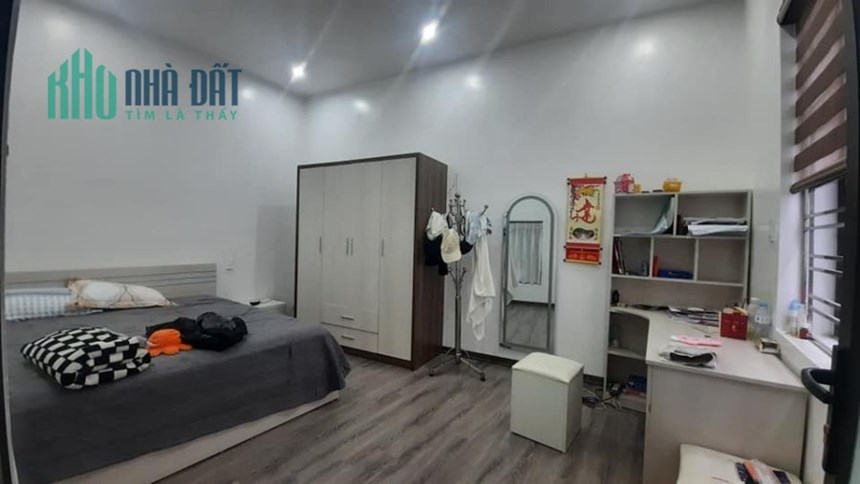 Bán nhà mặt đường Hoàng Ngọc Phách 4 tầng giá nhỏ nhất thị trường chỉ 5.7 tỉ