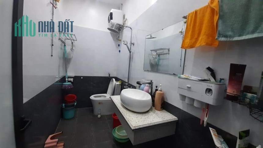 Bán nhà mặt đường Hoàng Ngọc Phách 4 tầng giá nhỏ nhất thị trường chỉ 5.7 tỉ