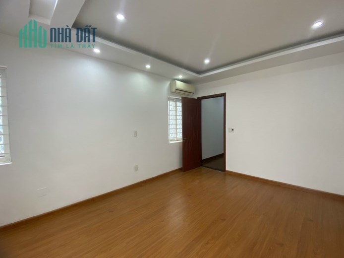 Bán nhà phố Hào Khê - Lạch Tray, ngõ thông, 57m 3 tầng GIÁ 2.6 tỉ có sân cổng