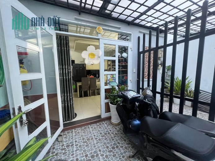 NHÀ NGANG HƠN 5M - XÂY KINH DOANH CĂN HỘ DỊCH