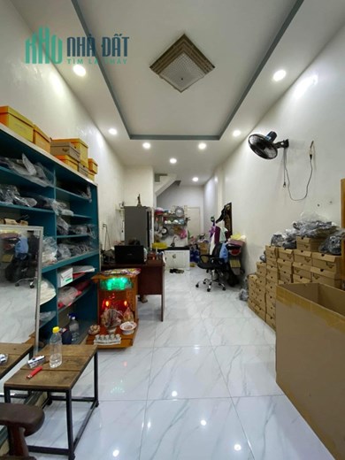 GIÁP Q1 -SÁT MẶT TIỀN - 2 MẶT HẺM 4 TẦNG BTCT - HẺM Ô TÔ