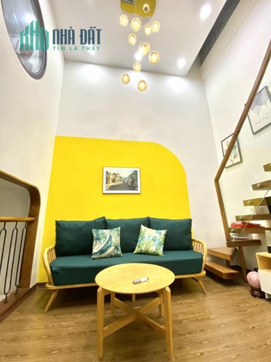 Bán nhà 46m2 phố Nghi Tàm, Tây Hồ Gara Ô tô 7 chỗ Thang máy XỊN Mặt tiền rộng Giá 7.4 Tỷ
