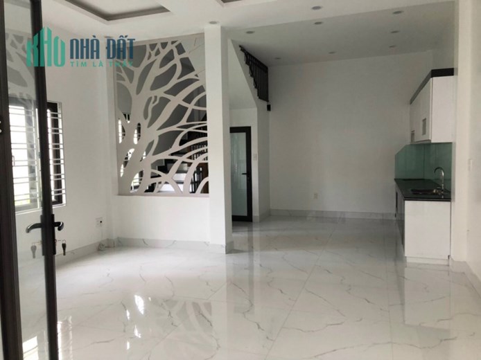 Bán nhà đường Mương Trại Lẻ, 42m 4 tầng mới tinh GIÁ 2.75 tỉ ngõ cực nông
