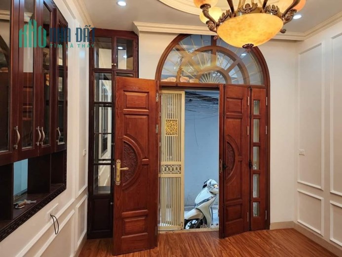 Nhà bán Trần Phú, Hà Đông, 50,8 m2, 5 tầng, 6,8 mặt tiền, giá  7, 25 tỷ, an tốt, cầu thang máy.