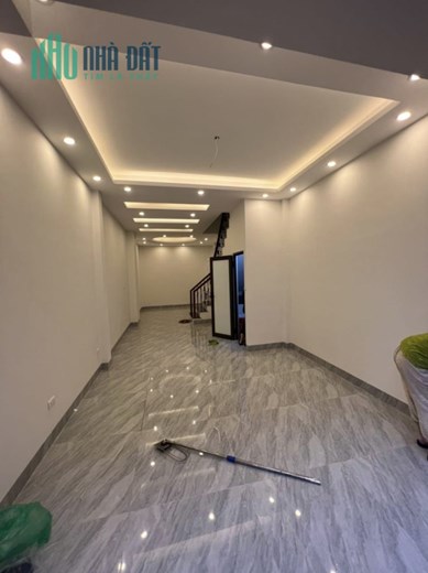 Bán nhà 45m2 phố Nghi Tàm, Tây Hồ Gara Ô tô thông Mặt tiền rộng Kinh doanh bất chấp Giá 7.5 Tỷ