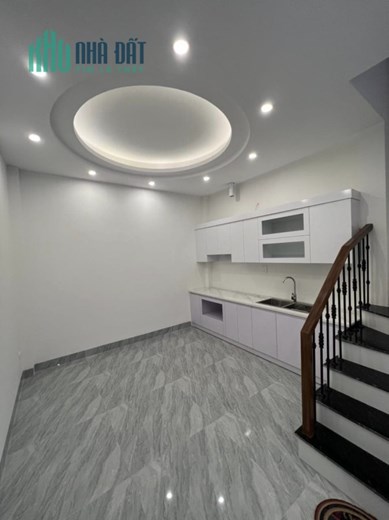 Bán nhà 44m2 phố Nghi Tàm, Tây Hồ Gara Ô tô Mặt tiền 6m Kinh doanh bất chấp Giá 7.5 Tỷ
